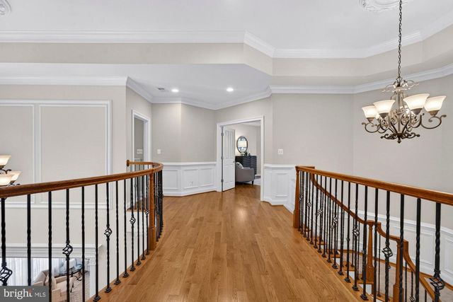 2584 VINTAGE CREST LN, Oakton, VA 22124