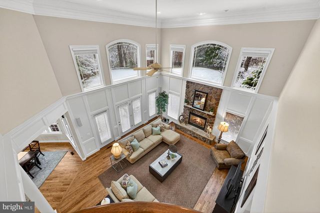 2584 VINTAGE CREST LN, Oakton, VA 22124