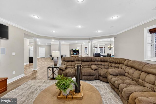 2584 VINTAGE CREST LN, Oakton, VA 22124