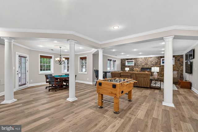 2584 VINTAGE CREST LN, Oakton, VA 22124