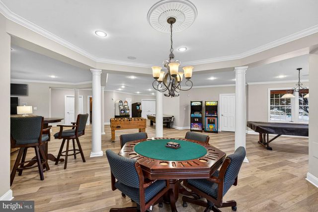 2584 VINTAGE CREST LN, Oakton, VA 22124