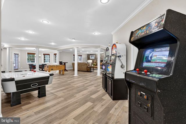 2584 VINTAGE CREST LN, Oakton, VA 22124