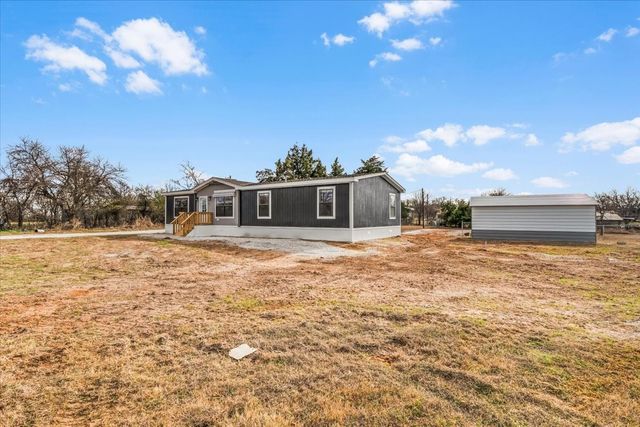 5824 Thousand Oaks Drive, Joshua, TX 76058