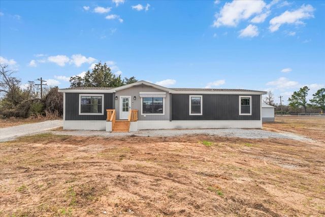 5824 Thousand Oaks Drive, Joshua, TX 76058