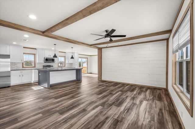 5824 Thousand Oaks Drive, Joshua, TX 76058