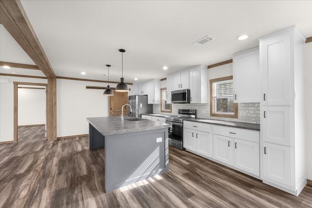 5824 Thousand Oaks Drive, Joshua, TX 76058