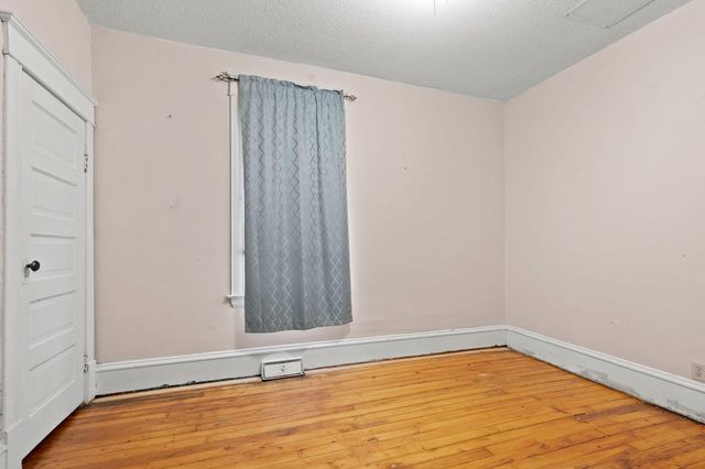 952 Western Avenue N, Saint Paul, MN 55117