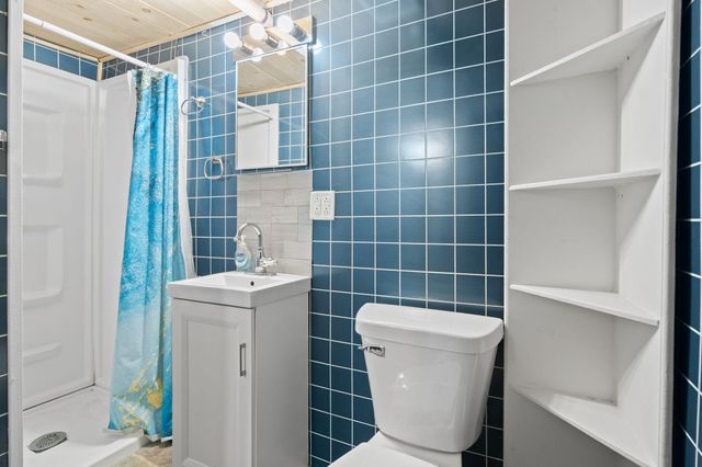 952 Western Avenue N, Saint Paul, MN 55117