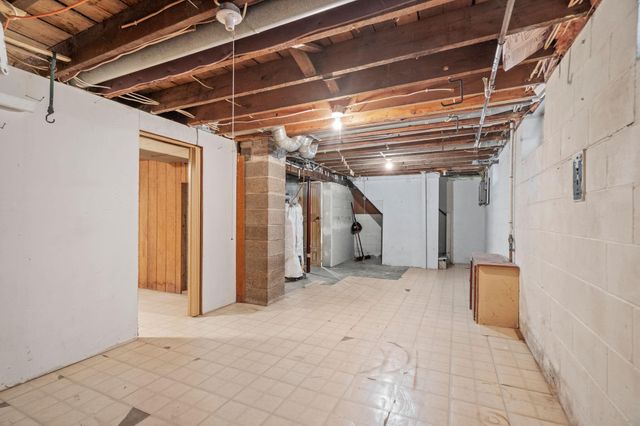 952 Western Avenue N, Saint Paul, MN 55117