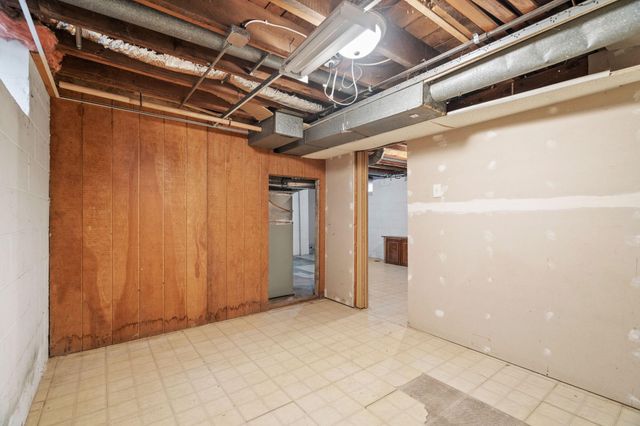 952 Western Avenue N, Saint Paul, MN 55117