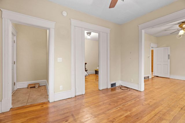 952 Western Avenue N, Saint Paul, MN 55117