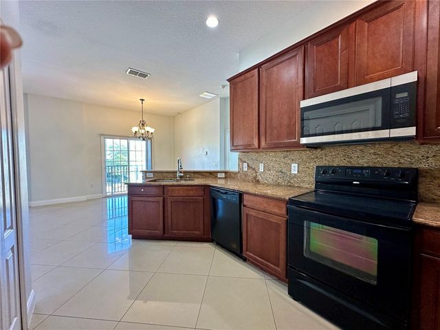 1991 ESTANCIA CIRCLE 16A, Kissimmee, FL 34741