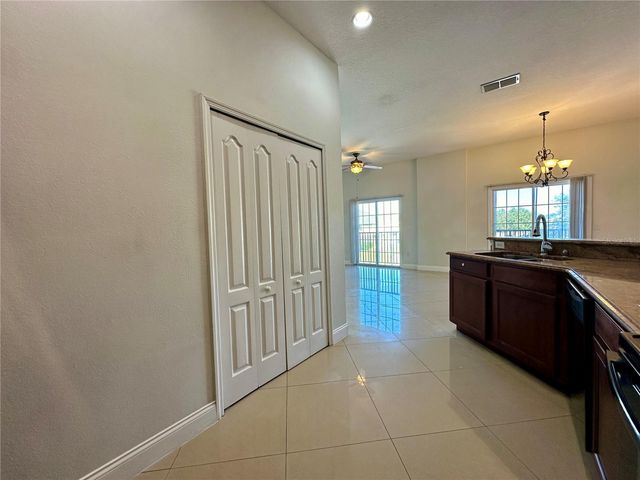 1991 ESTANCIA CIRCLE 16A, Kissimmee, FL 34741