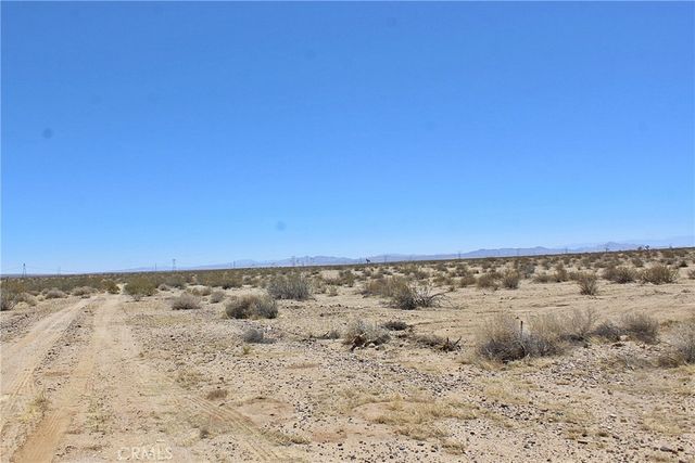 1111 Santa Fe Trail, Adelanto, CA 92301