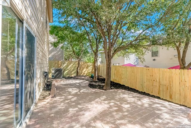 10154 Figaro Cyn, San Antonio, TX 78251