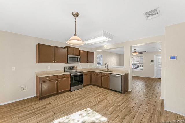 10154 Figaro Cyn, San Antonio, TX 78251