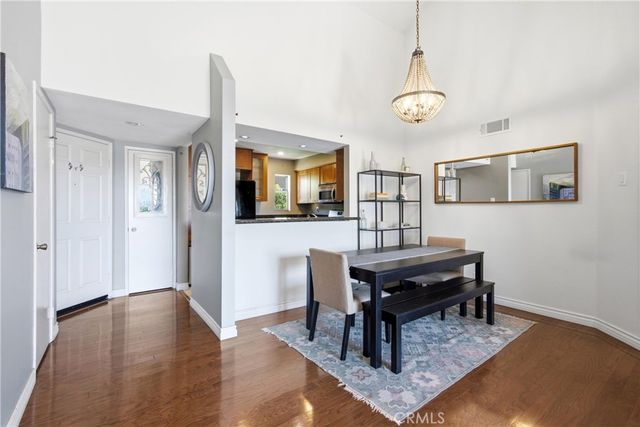 384 Redondo Avenue 401, Long Beach, CA 90814