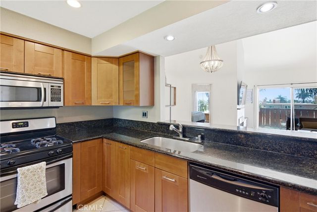 384 Redondo Avenue 401, Long Beach, CA 90814