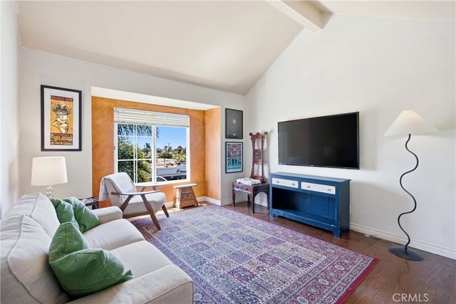384 Redondo Avenue 401, Long Beach, CA 90814