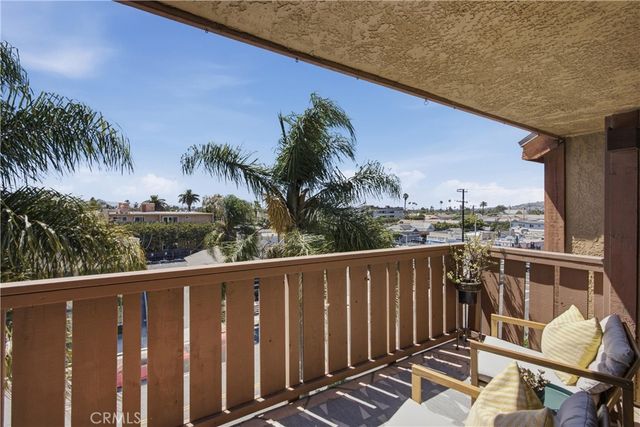 384 Redondo Avenue 401, Long Beach, CA 90814