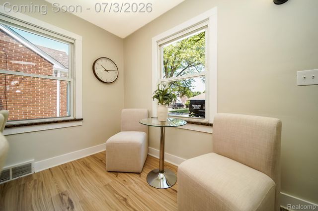 8076 Winona Avenue, Allen Park, MI 48101
