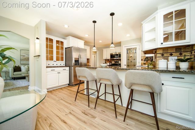 8076 Winona Avenue, Allen Park, MI 48101