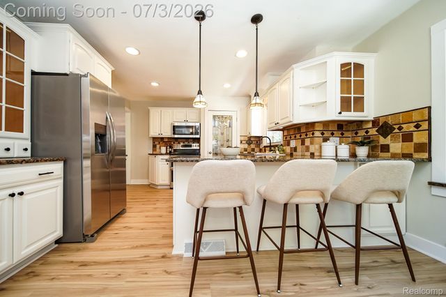 8076 Winona Avenue, Allen Park, MI 48101