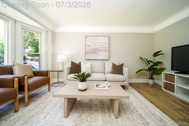 8076 Winona Avenue, Allen Park, MI 48101