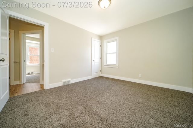 8076 Winona Avenue, Allen Park, MI 48101