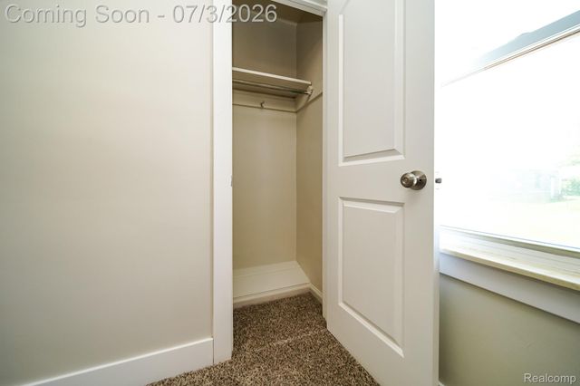 8076 Winona Avenue, Allen Park, MI 48101