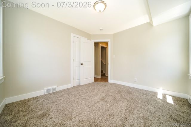 8076 Winona Avenue, Allen Park, MI 48101