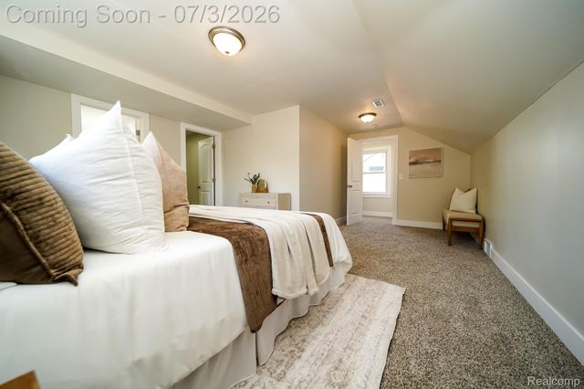 8076 Winona Avenue, Allen Park, MI 48101