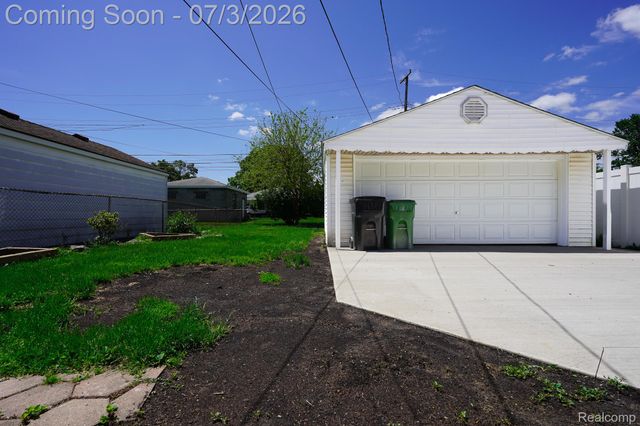 8076 Winona Avenue, Allen Park, MI 48101