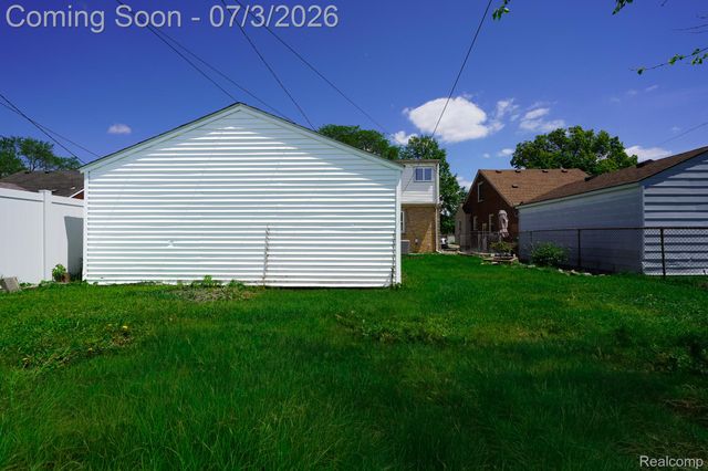 8076 Winona Avenue, Allen Park, MI 48101