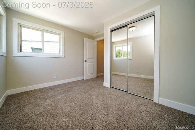 8076 Winona Avenue, Allen Park, MI 48101