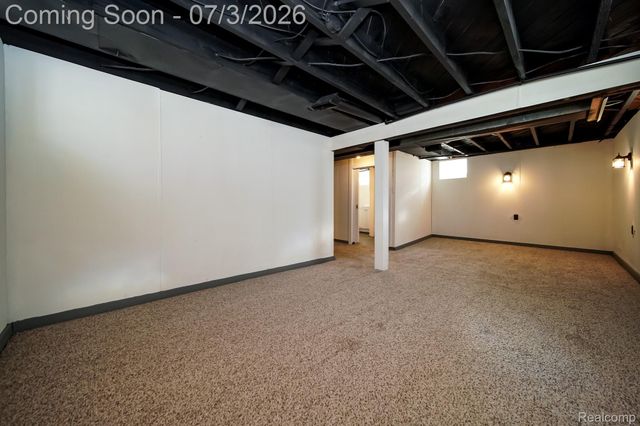 8076 Winona Avenue, Allen Park, MI 48101
