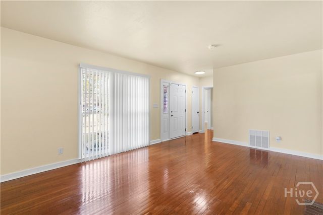 11 Linden Drive, Savannah, GA 31405