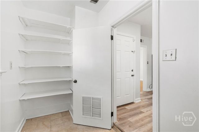 11 Linden Drive, Savannah, GA 31405