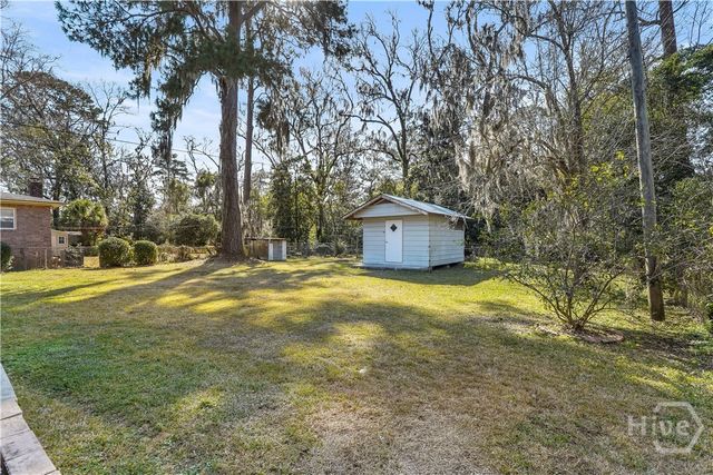 11 Linden Drive, Savannah, GA 31405