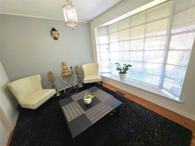 1620 W Northgate Drive, Irving, TX 75062