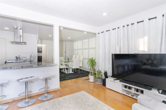 1620 W Northgate Drive, Irving, TX 75062