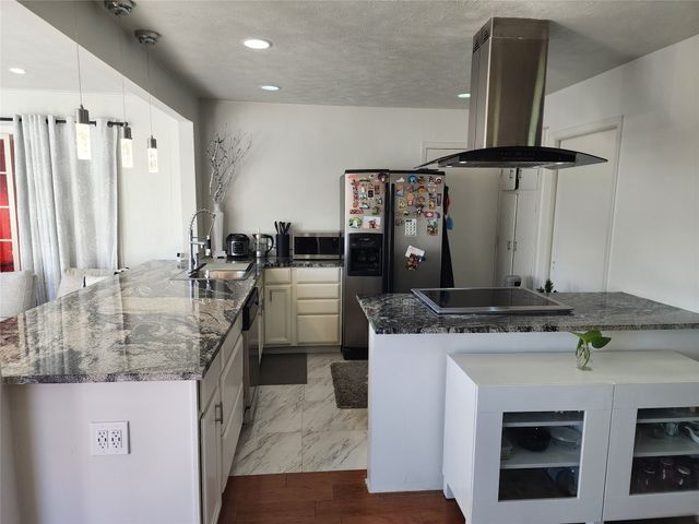 1620 W Northgate Drive, Irving, TX 75062