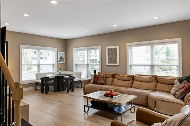 79 Wilson St, Lambertville City, NJ 08530