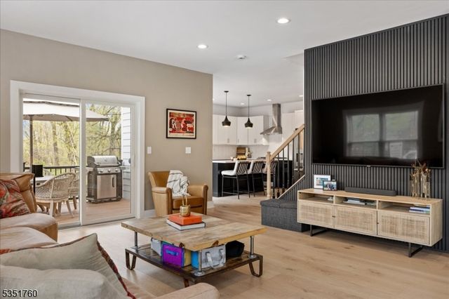 79 Wilson St, Lambertville City, NJ 08530