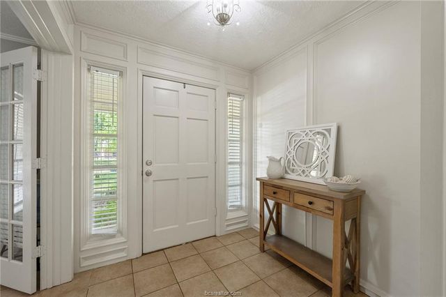 8711 Bent Tree Drive, College Station, TX 77845