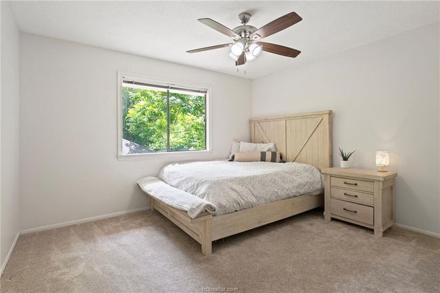 8711 Bent Tree Drive, College Station, TX 77845