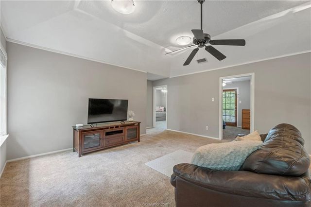 8711 Bent Tree Drive, College Station, TX 77845