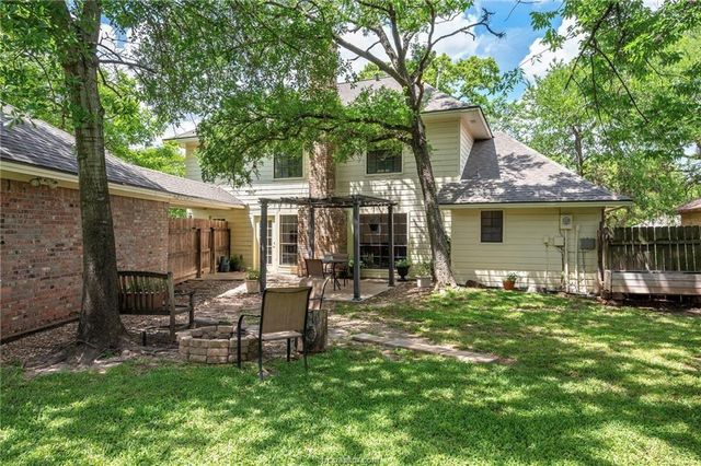 8711 Bent Tree Drive, College Station, TX 77845