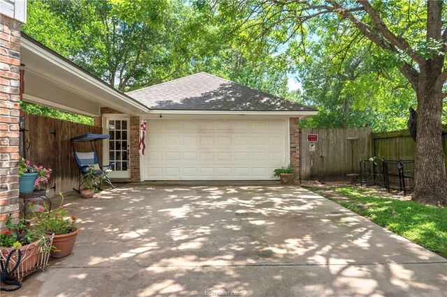 8711 Bent Tree Drive, College Station, TX 77845