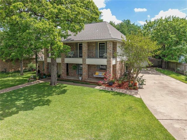 8711 Bent Tree Drive, College Station, TX 77845
